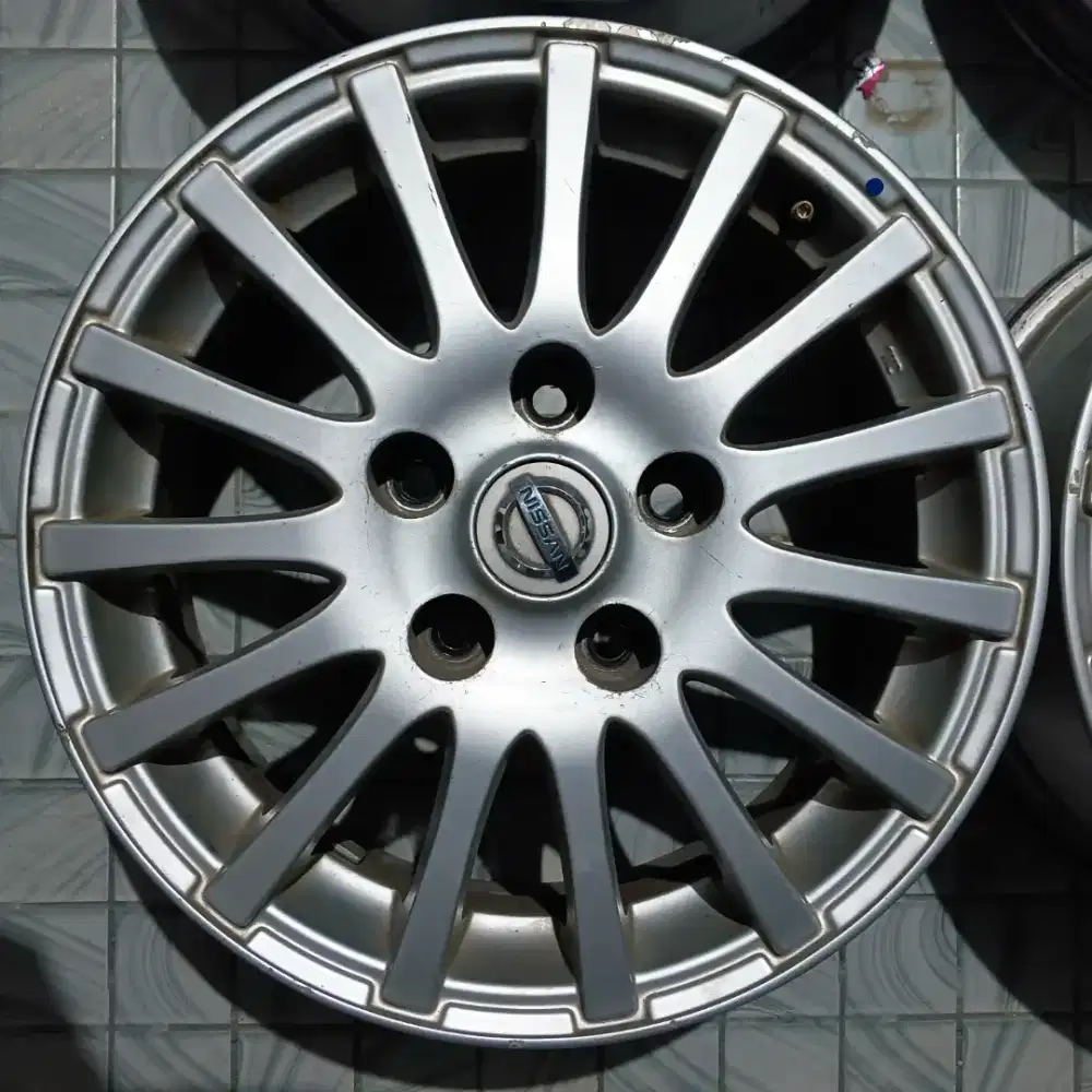 Velg Nissan Serena ring 15