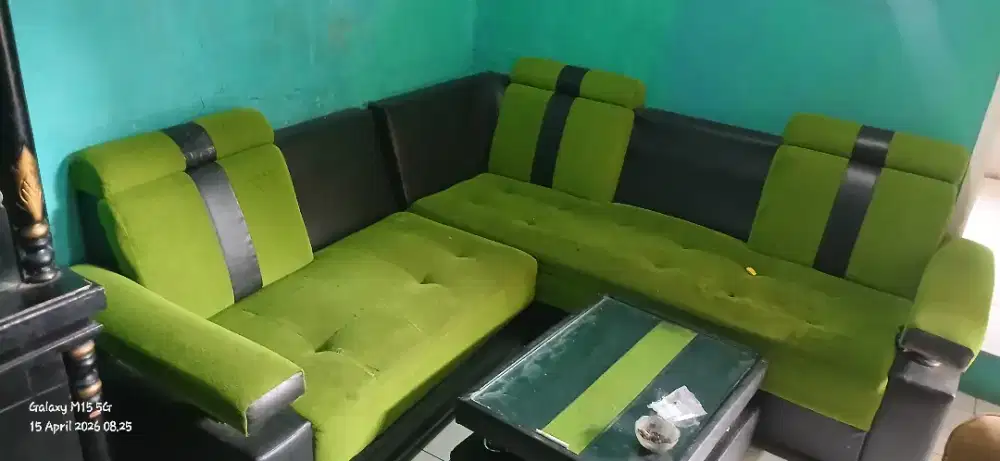 Sofa empuk belum ada sobekan