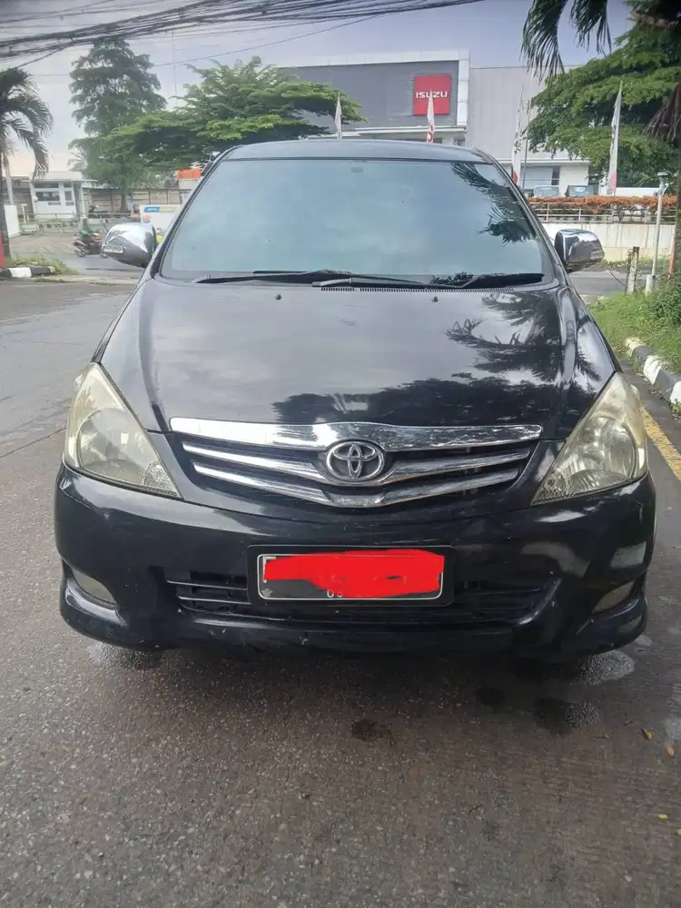 Kijang Innova Diesel Matic 2010