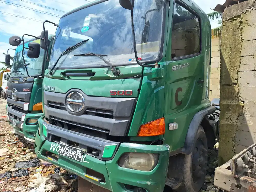 Hino Lohan 500 SG 260 THTraktor Head Trailer 4×2Fulors BioSolar Turbo