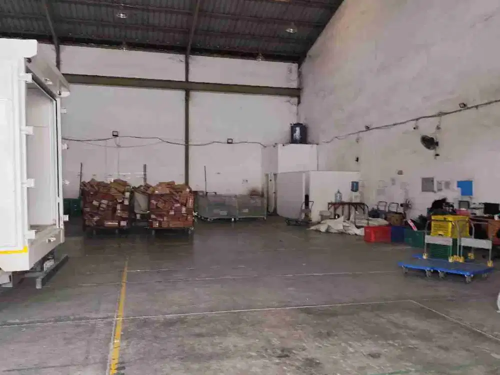 Disewakan Gudang Strategis di Kawasan Pergudangan – Jalan Utama | One Gate System