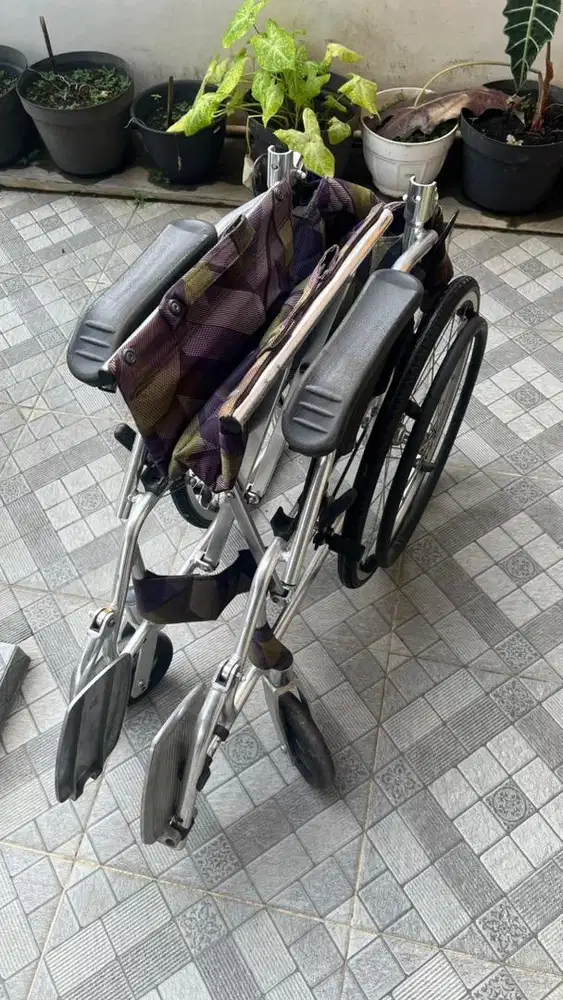 Kursi Roda Semitraveling