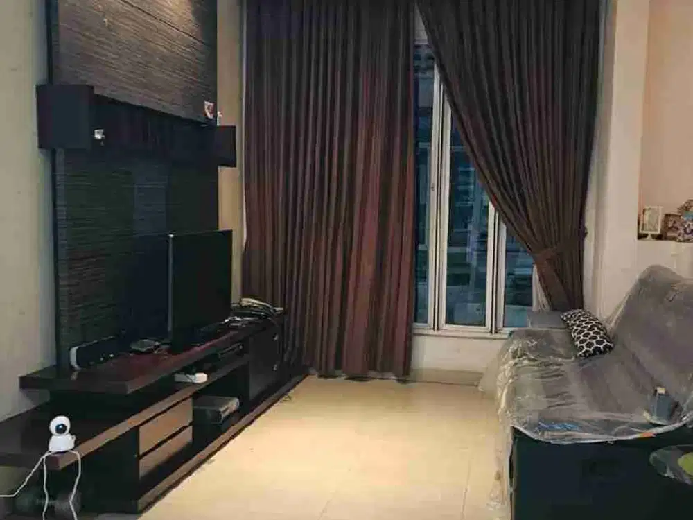 dijual / disewakan rumah minimalis siap huni 3 lantai kelapa gading dekat MKG