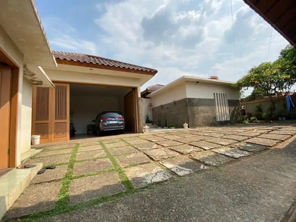 Dijual Rumah Mewah Lokasi Strategis Jl.Letnan Murod Palembang