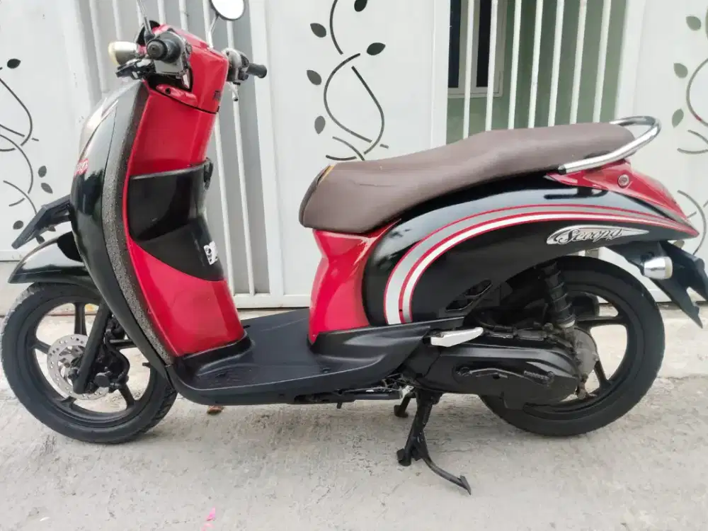 Honda Scoopy karburator tahun 2012 mesin halus siap pakai di Tangerang