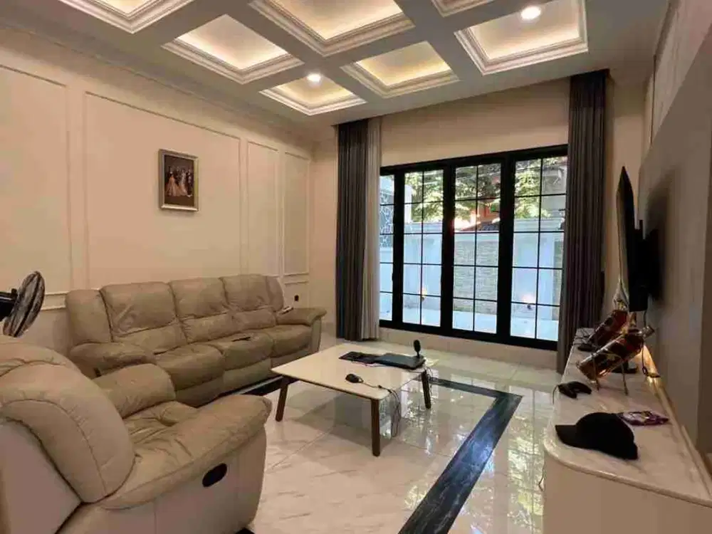 rumah hoek sunter bangunan baru 2 tahun uk 13x15, 3 lantai plafond tinggi pencahayaan bagus