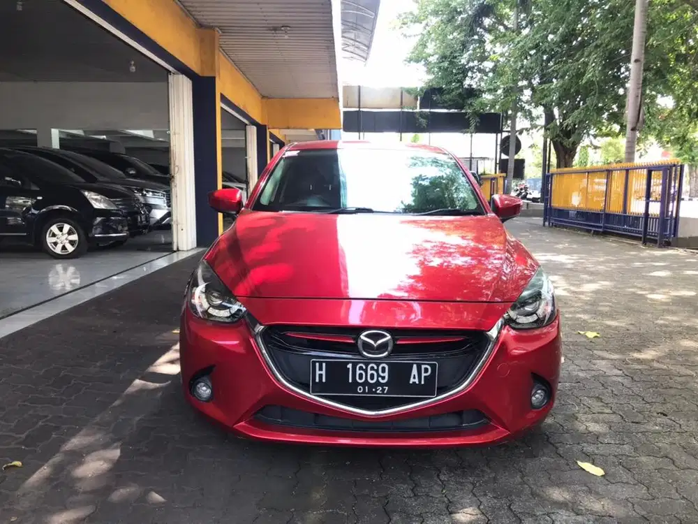 Mazda 2 1.5 L AT high skyaktive 2015