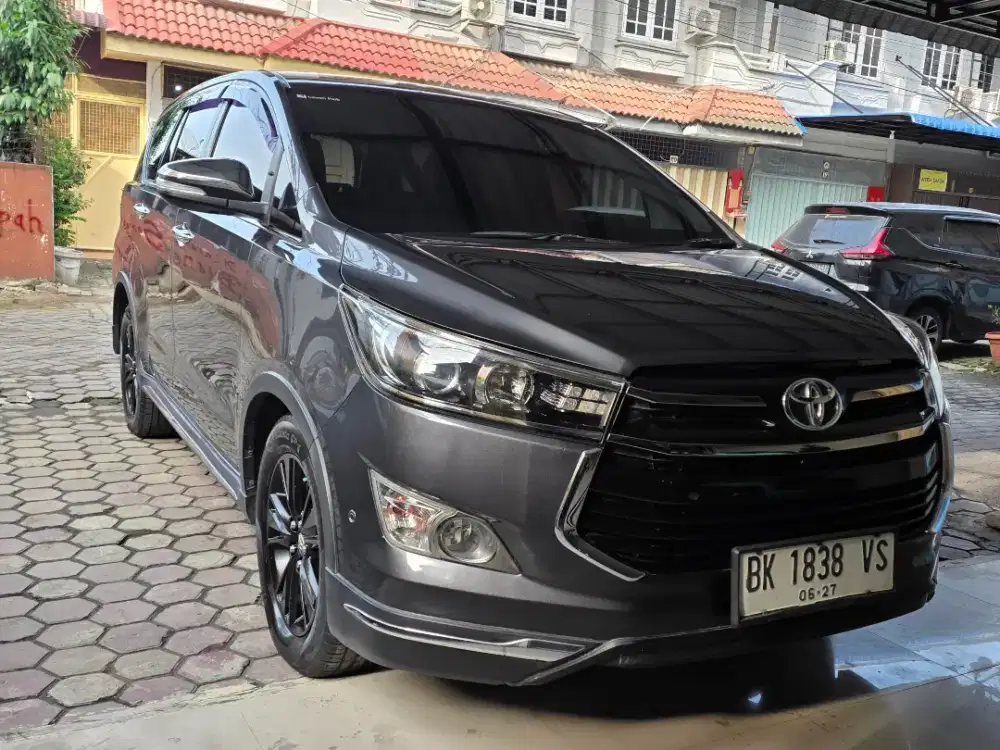 Innova reborn venturer matic diesel 2017