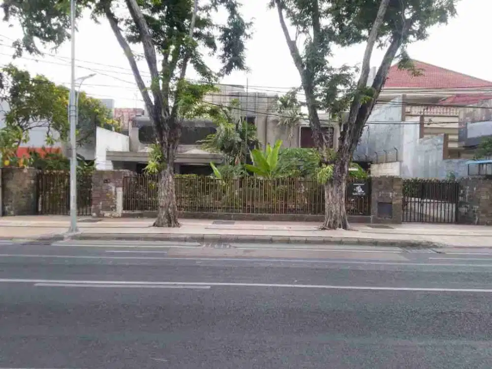 Dijual Rumah 0 jalan raya Luas 1000m² Raya Darmo