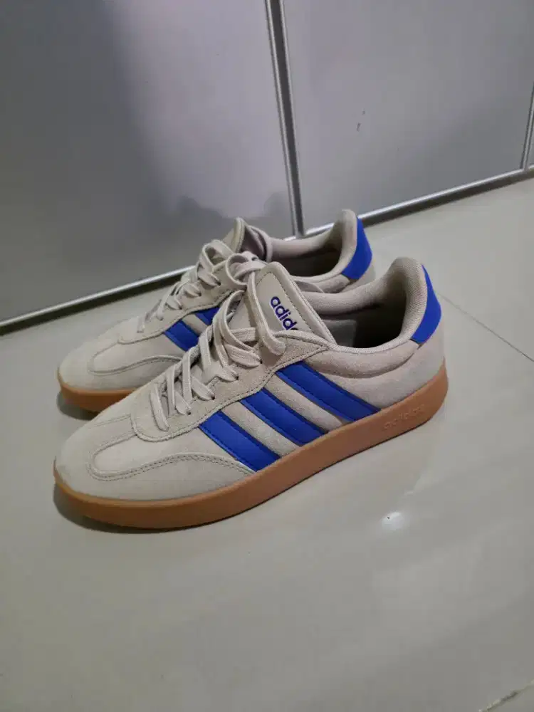 ADIDAS Barreda 42.5 seperti baru