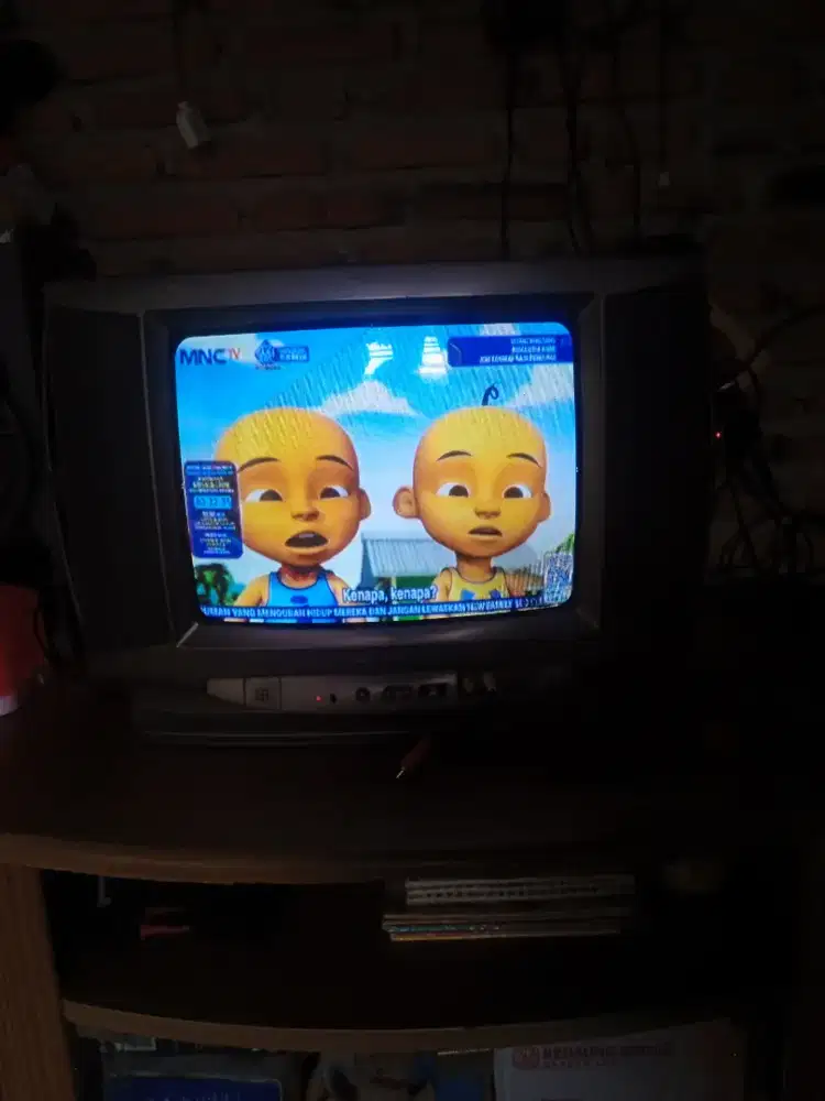 Dijual TV Sharp tabung ukuran 14 in