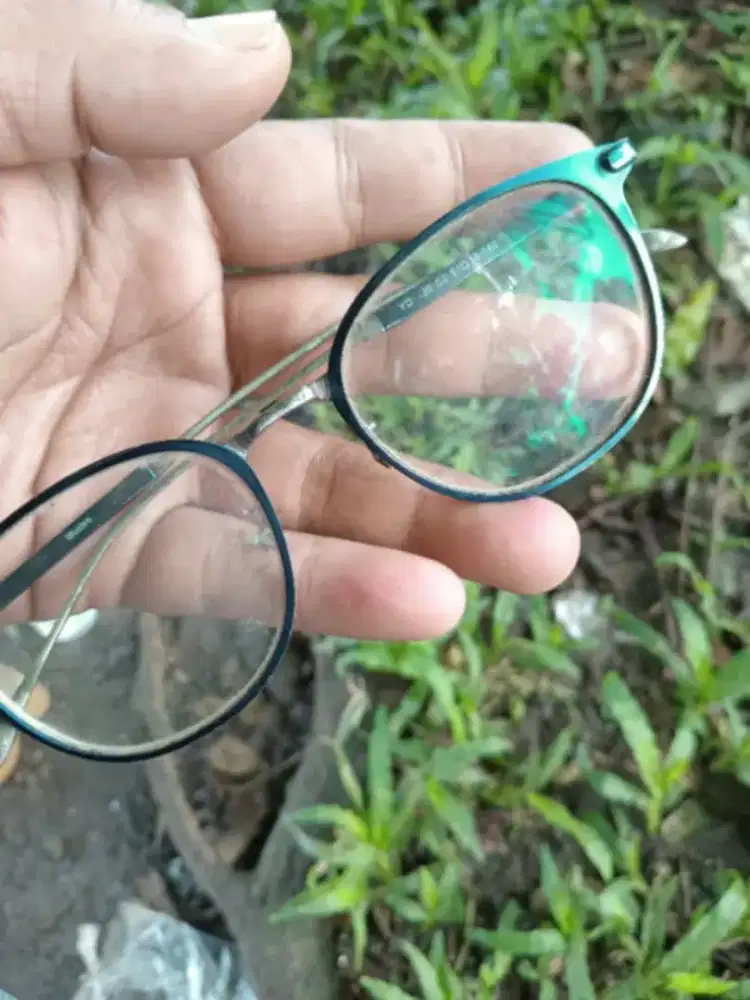 Kacamata ilustro original