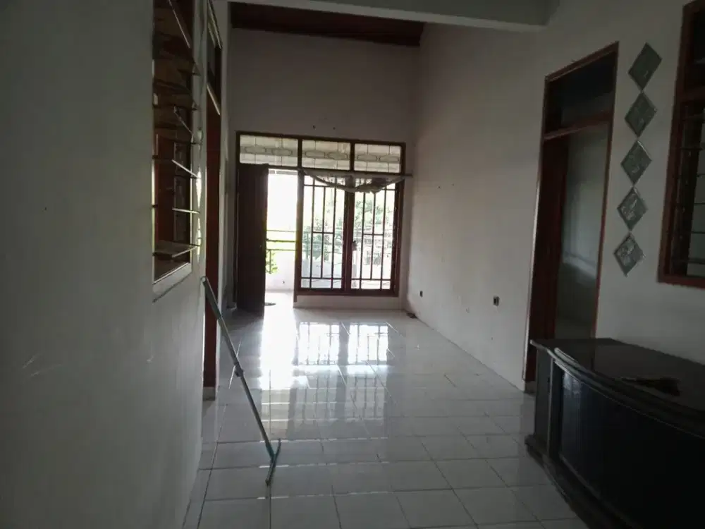 Dijual Rumah Huni Nyaman Aman Siap Huni Minimalis Lokasi di Antapani Bandung