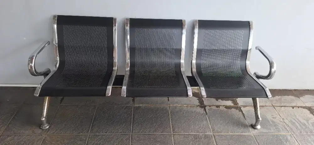 Kursi tunggu 3 baris