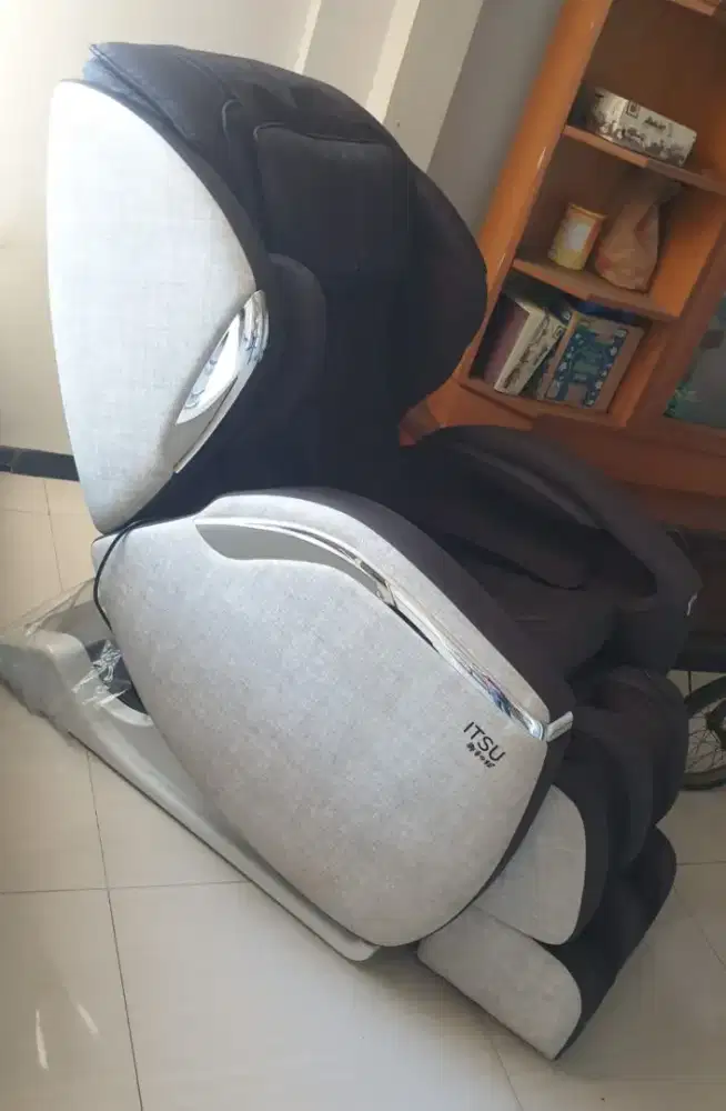 KURSI PIJAT ITSU model IS 7008 – FULL BODY MASSAGE (PREMIUM)