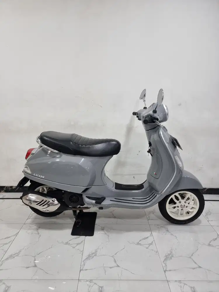 Vespa LX 125 Facelift LED Fi 2025 / 2026 bln 10 Km 4 rb Gress