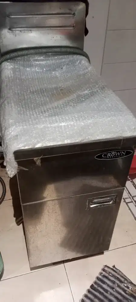 Deep fryer merek crown