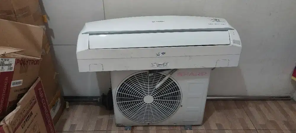 Di jual Ac rmh merk sharp  1,5 pk (kondisi sperti ada nya)