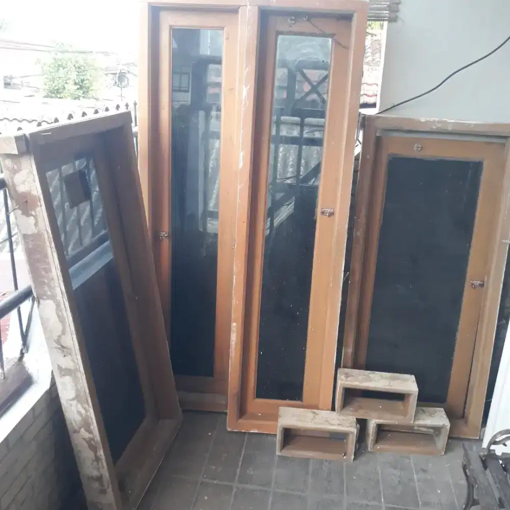 Dijual jendela dan meja