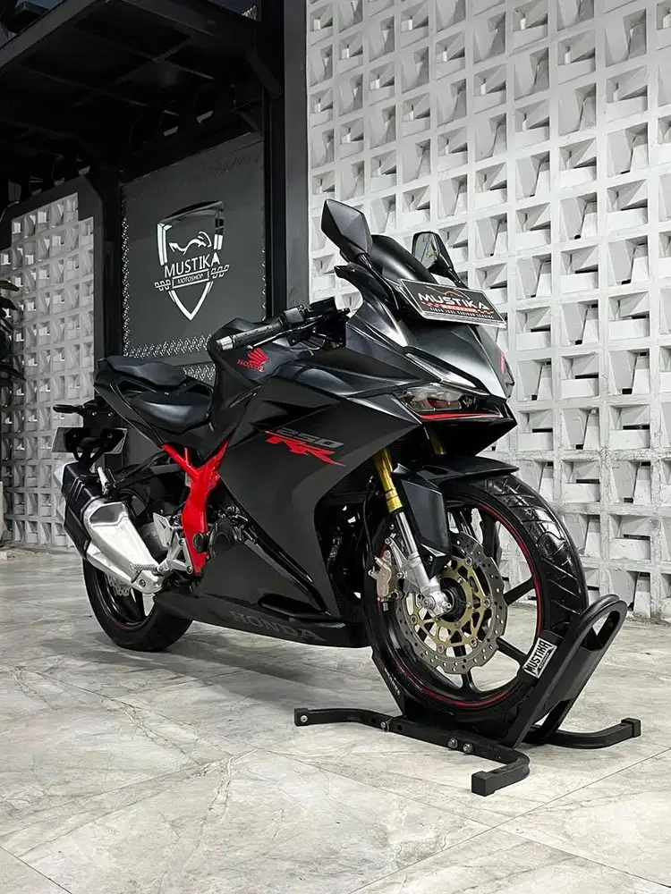 Istimewa!!Honda CBR 250 th 2019 - Ayu Mustika