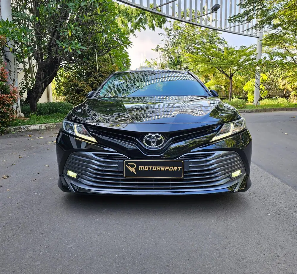 Toyota Camry V 2021 low km record