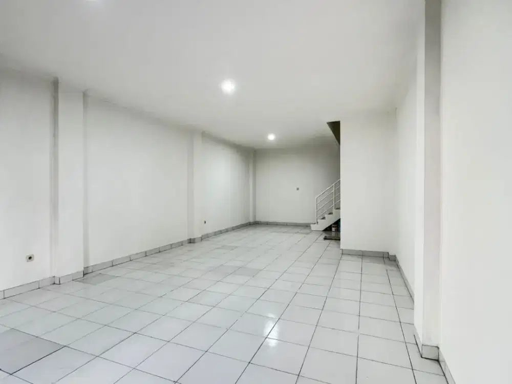 Ruko Siap Pakai di ITC Kosambi Baranangsiang Bandung sudah SHM Ref.05429