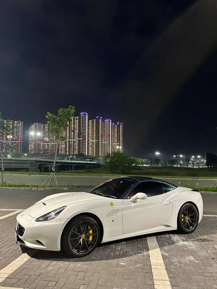 Ferrari California HS30 2013 White Putih 2012 2014 Ferrari V8