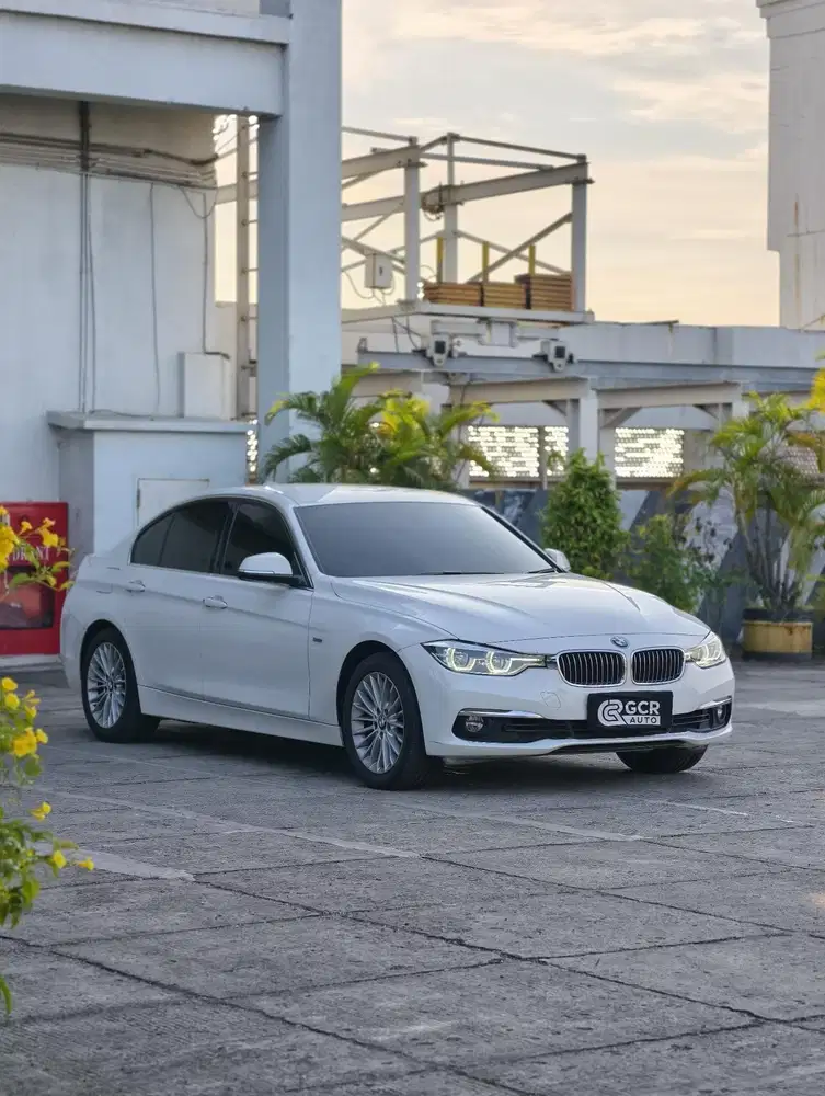 KM 54RB RARE !! BMW 320i LUXURY 2.0 F30 2018 AT MDL 2019/2017