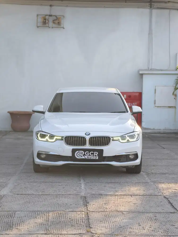 KM 54RB RARE !! BMW 320i LUXURY 2.0 F30 2018 AT MDL 2019/2017