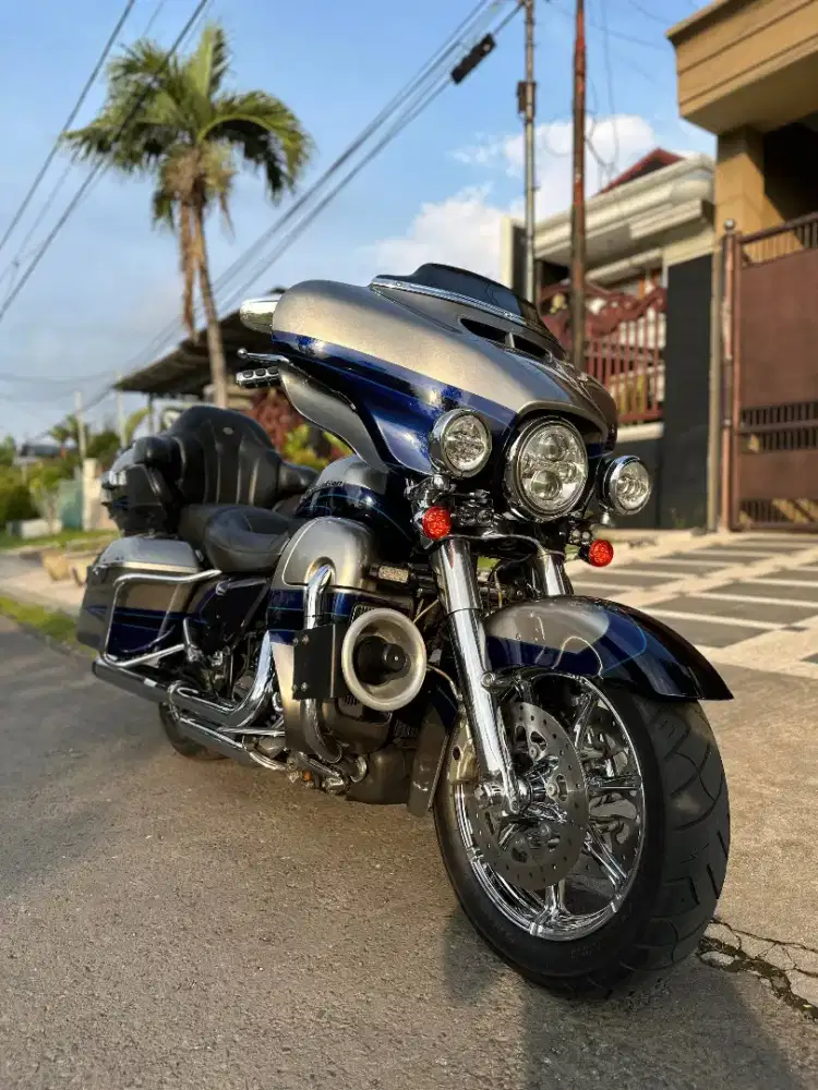 Rare Harley Davidson Ultra Limited CVO 2017