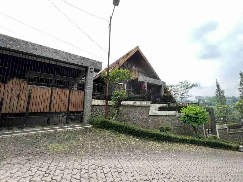Jual Cepat! Rumah Villa Dago Pojok LT 743m² - SHM - Nego Banget