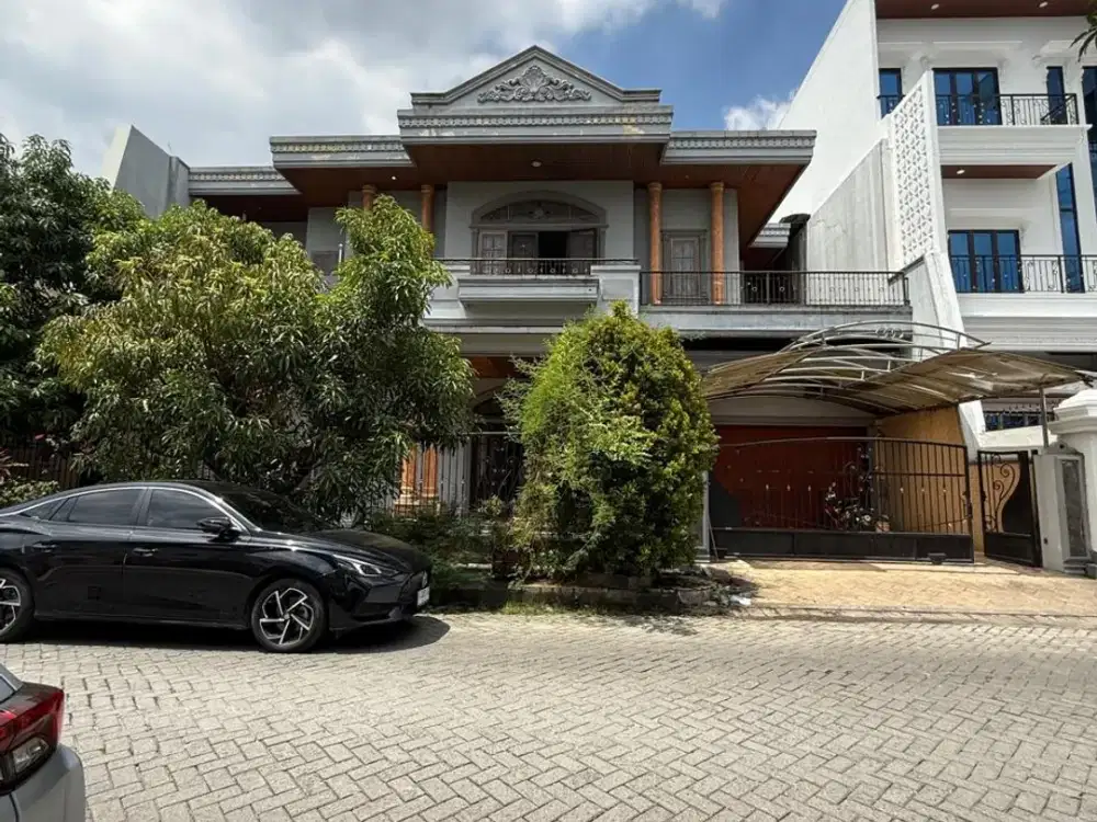 Komplek Cemara Asri  Villa Jumbo Dijual Jalan Seroja