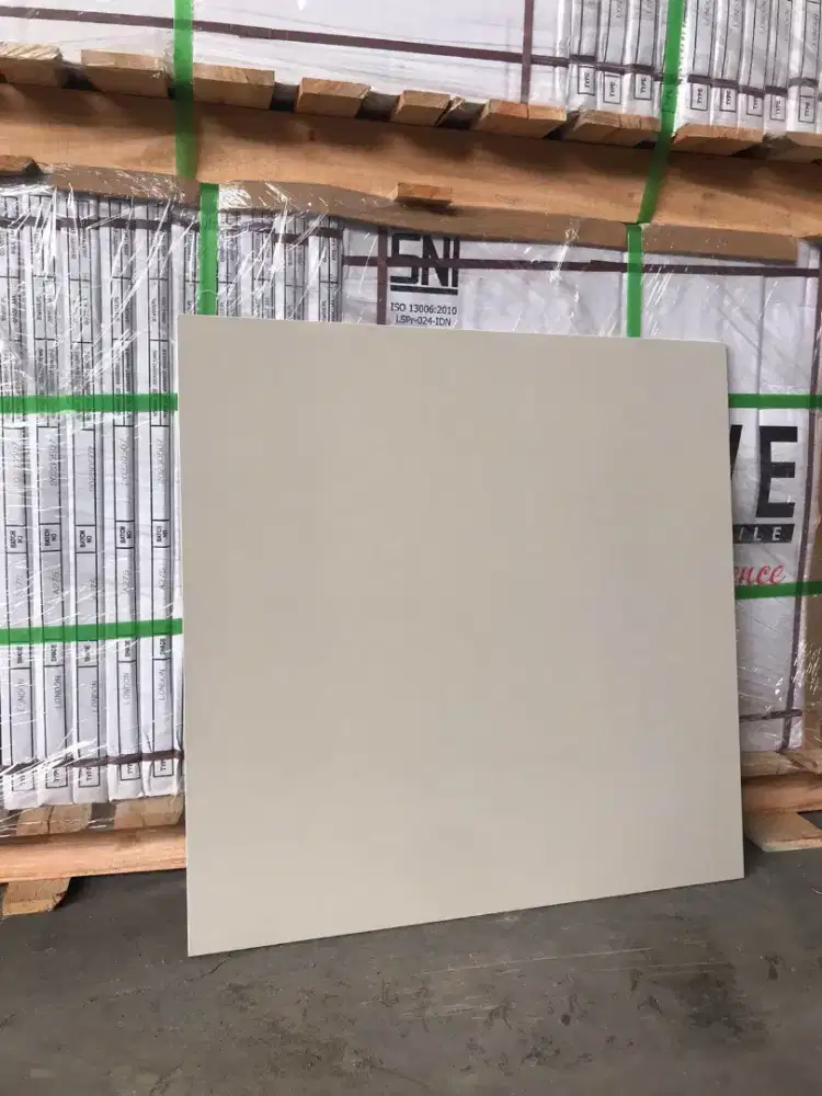 Granit cream dan putih polos