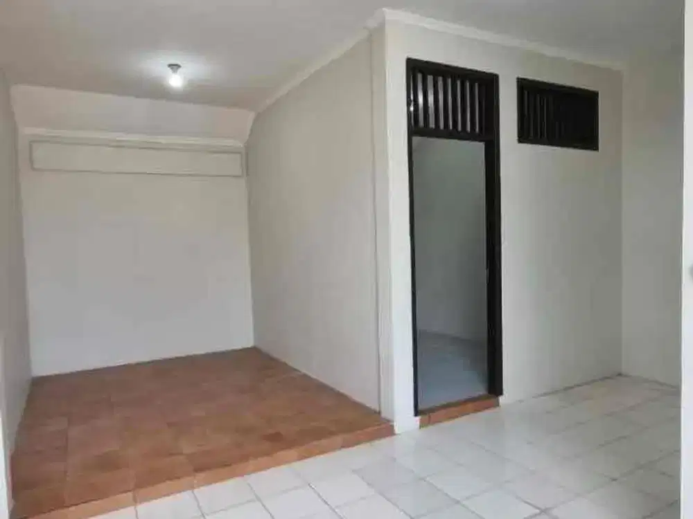 DIJUAL CEPAT RUMAH 2,5 LANTAI 4 KT Tanjung Duren BARU RENOVASI SHM SIAP HUNI