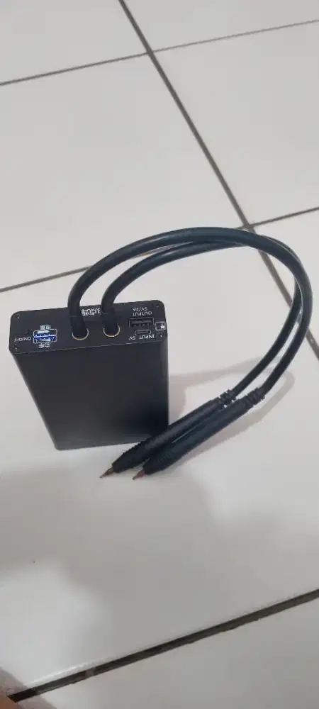 Portable spot welder