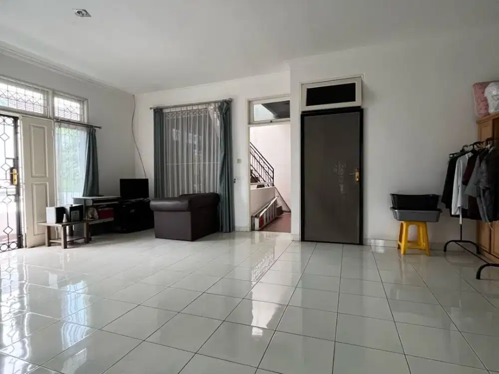 Harga Murah Rumah Rapi 2 Lantai di Kosambi Baru, Jakarta Barat