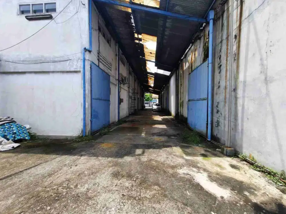 Dijual Murah Gudang di Jalan Raya Kletek, Sidoarjo