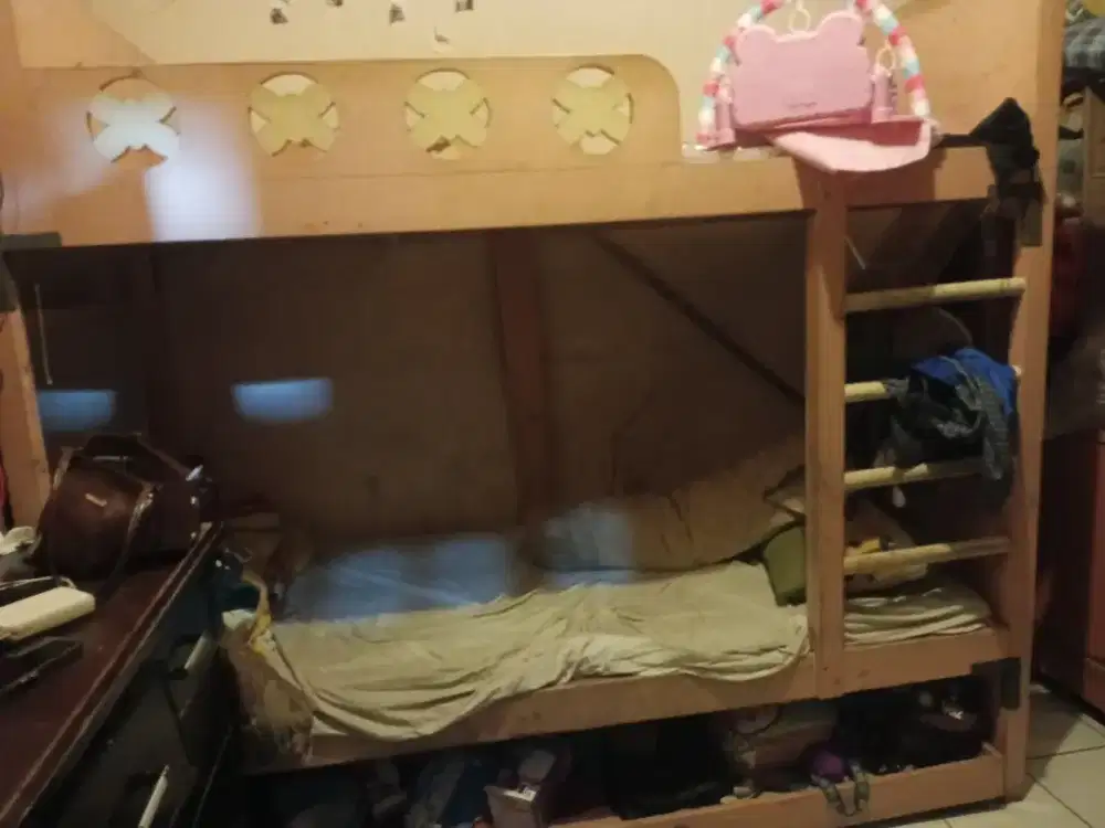 Tempat tidur tingkat 3