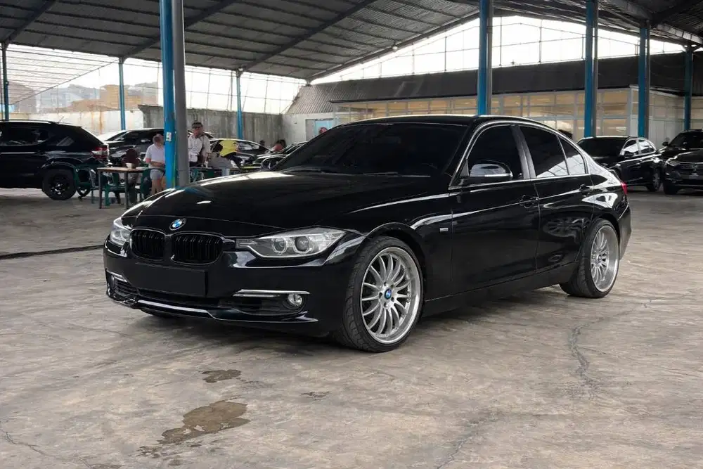 (TDP 68 Juta) BMW 320I AT Matic 2013