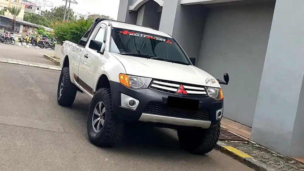 Mitsubitshi TRITON STRADA GLX/HDX 2.8 SINGLE CABIN/SC 4x4 MANUAL 2014