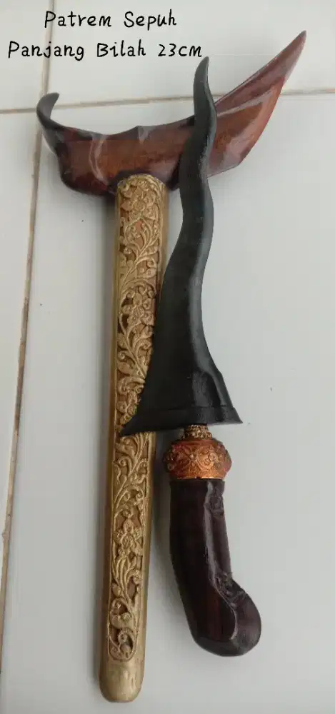 Keris Patrem Sepuh Bilah Tebal