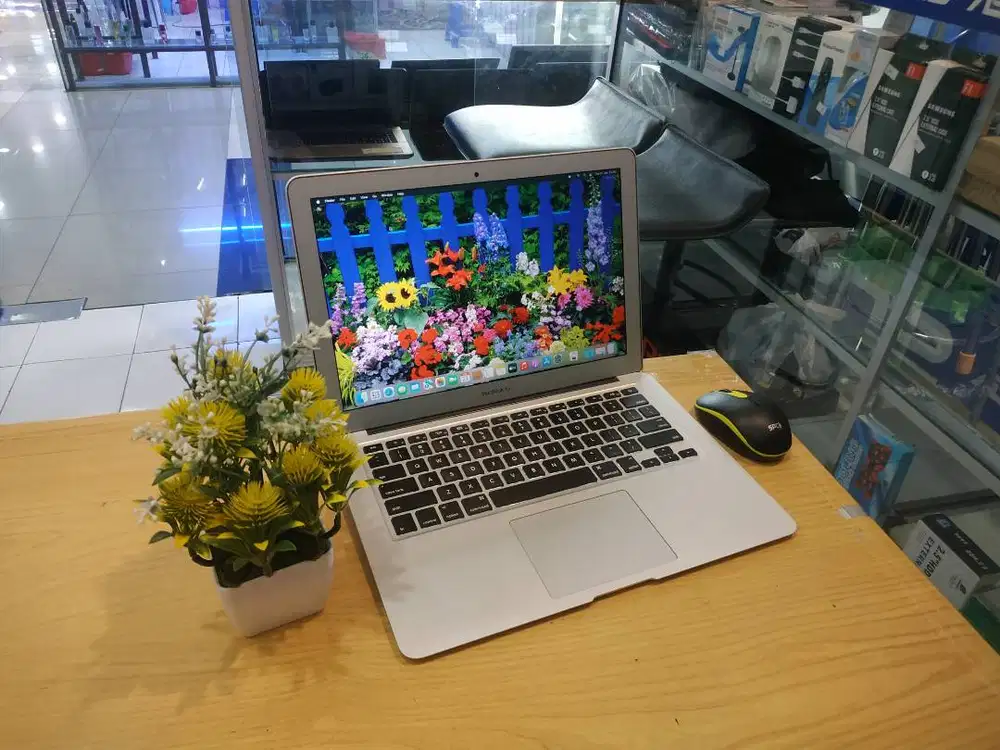 macbook air 2017 dijual core i5 ssd 256gb