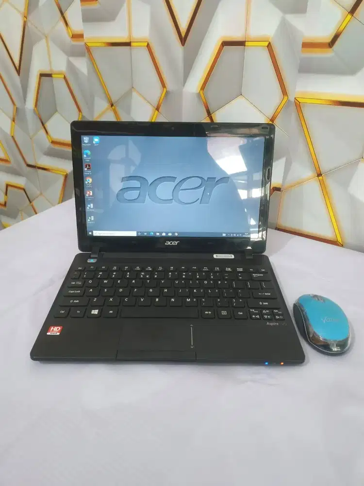 notebook dijual acer v5-121 ram 2gb hdd 500gb