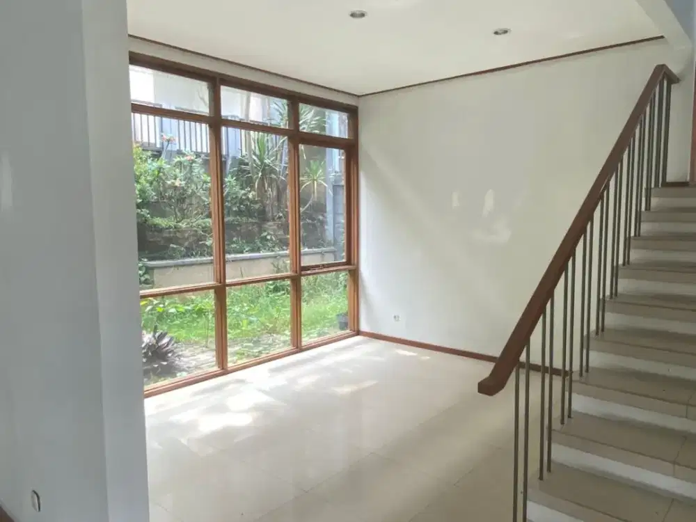 DISEWAKAN RUMAH DI SETRA DUTA BANDUNG