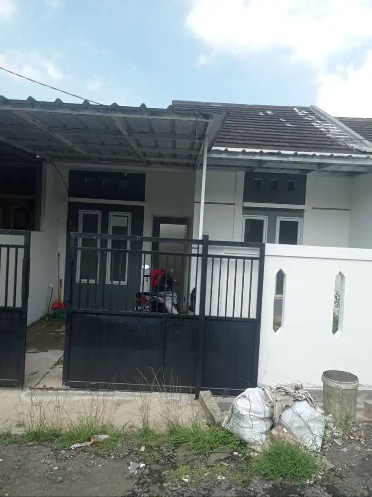 RUMAH MODERN DALAM CLUSTER DIKONTRAKAN