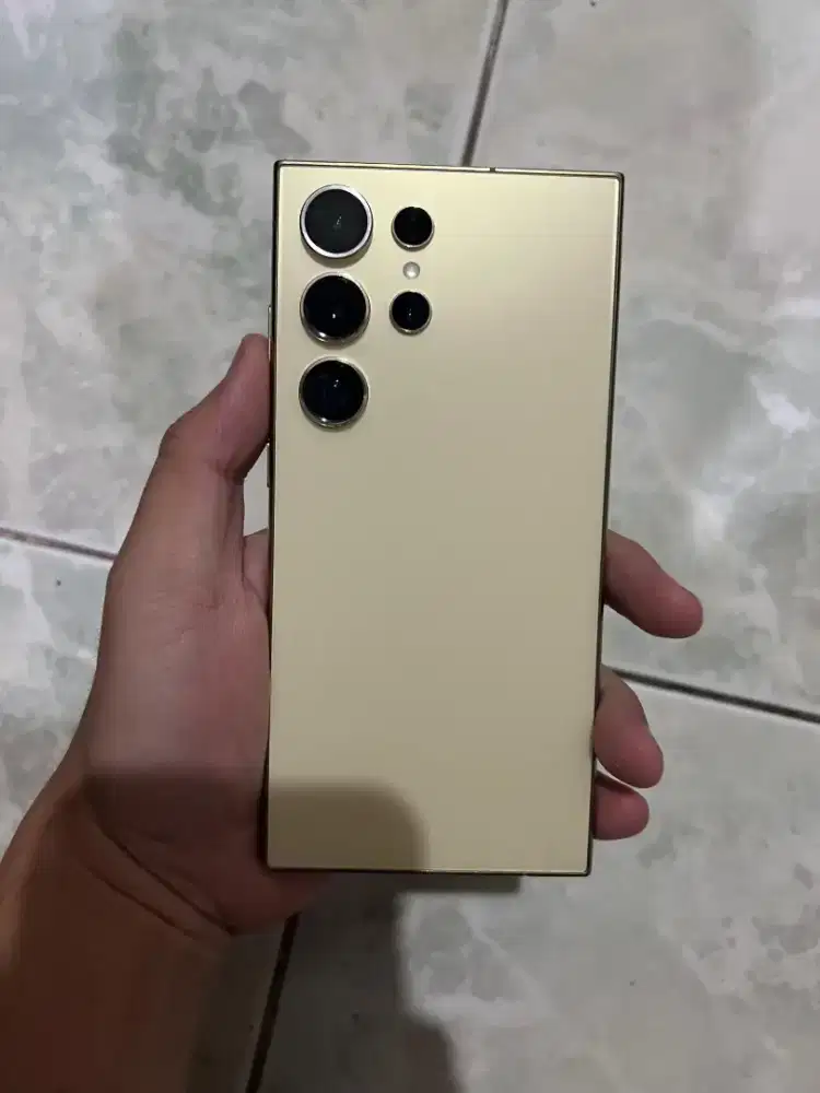 Samsung S24 Ultra 12/1Tb sein