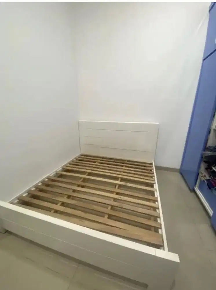 Ranjang tempat tidur