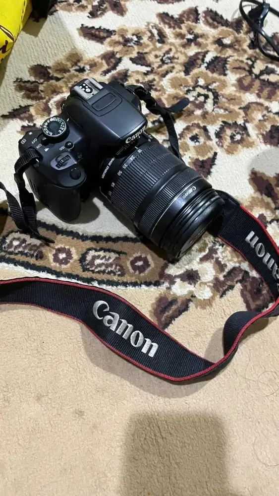 DSLR 650D DENGAN LENSA