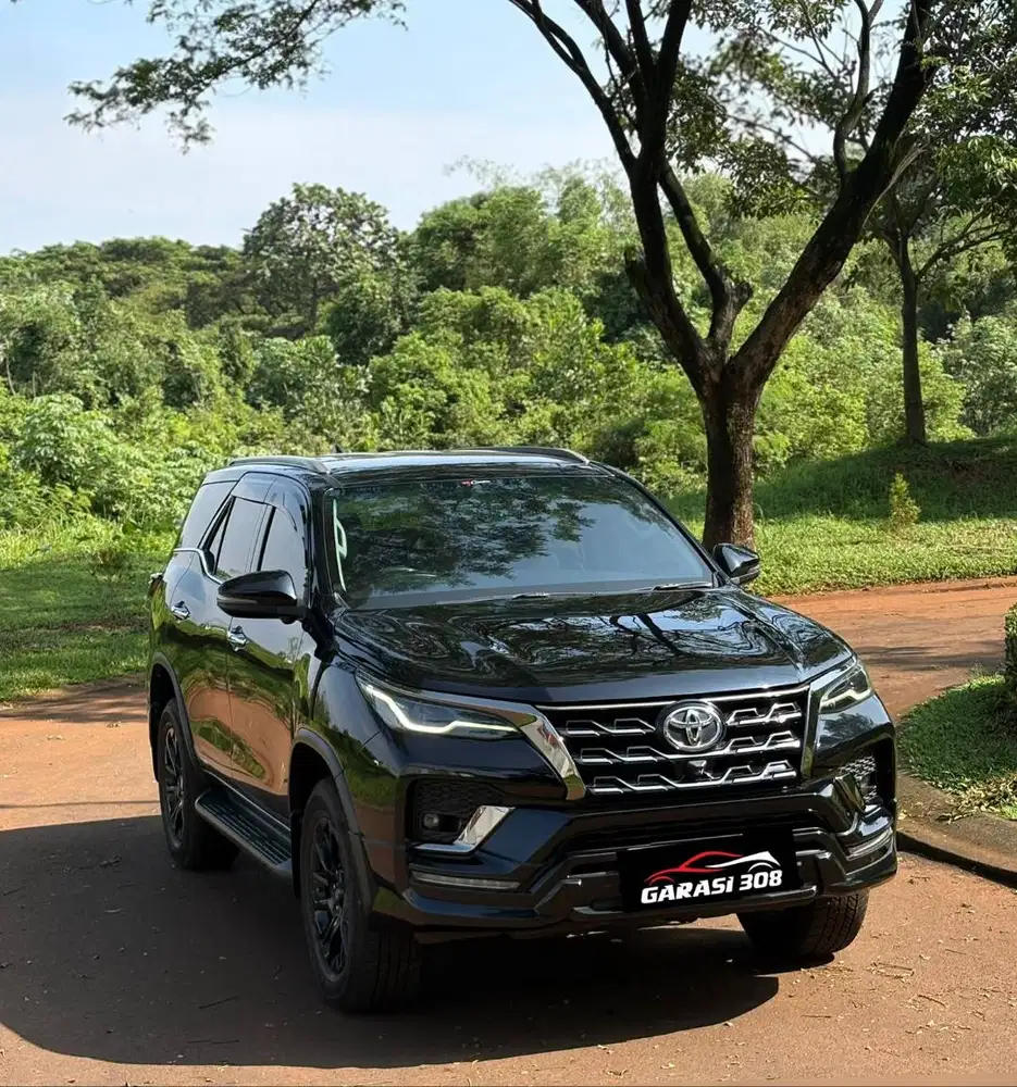 Toyota Fortuner 2.4 VRZ GR Sport 4x2 AT 2021 Hitam KM 77 rb