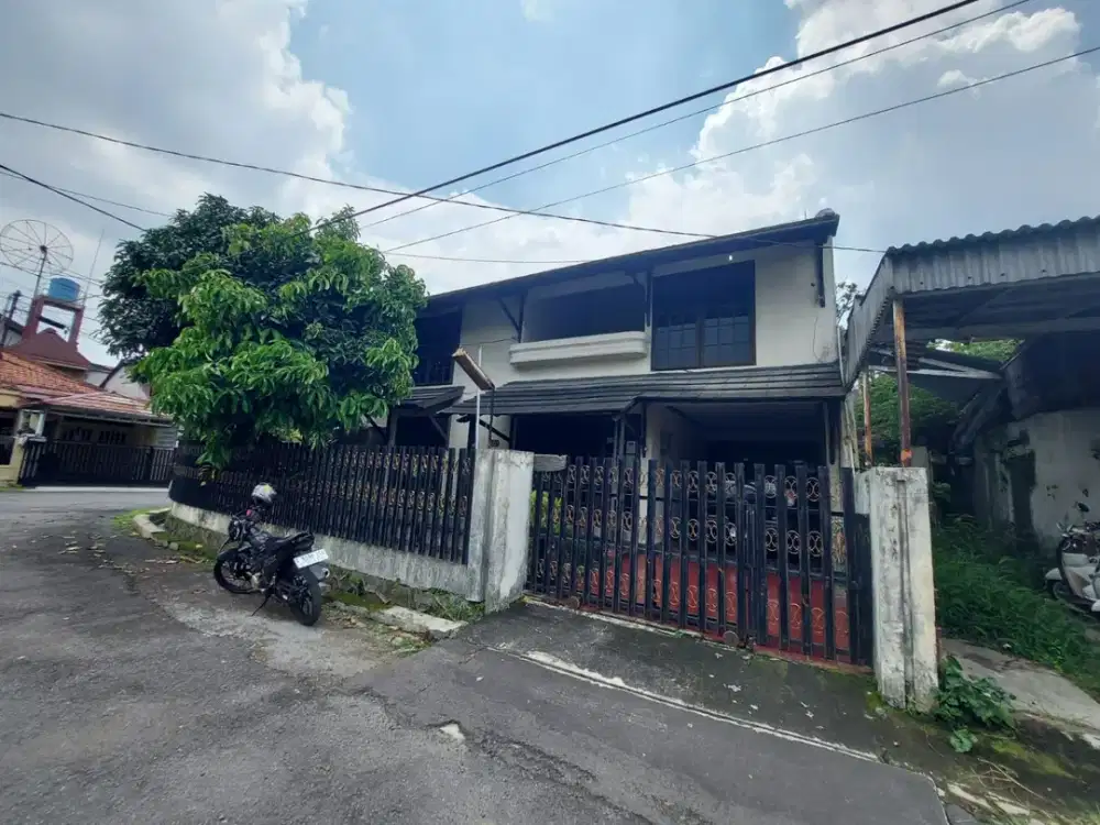 DIJUAL Hunian Asri Bangunan Lama Terawat di Golf ARCAMANIK Lokasi dkt ke ANTAPANI Bandung